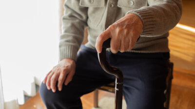 パーキンソン病の方へのマッサージのやり方は？効果と禁忌について